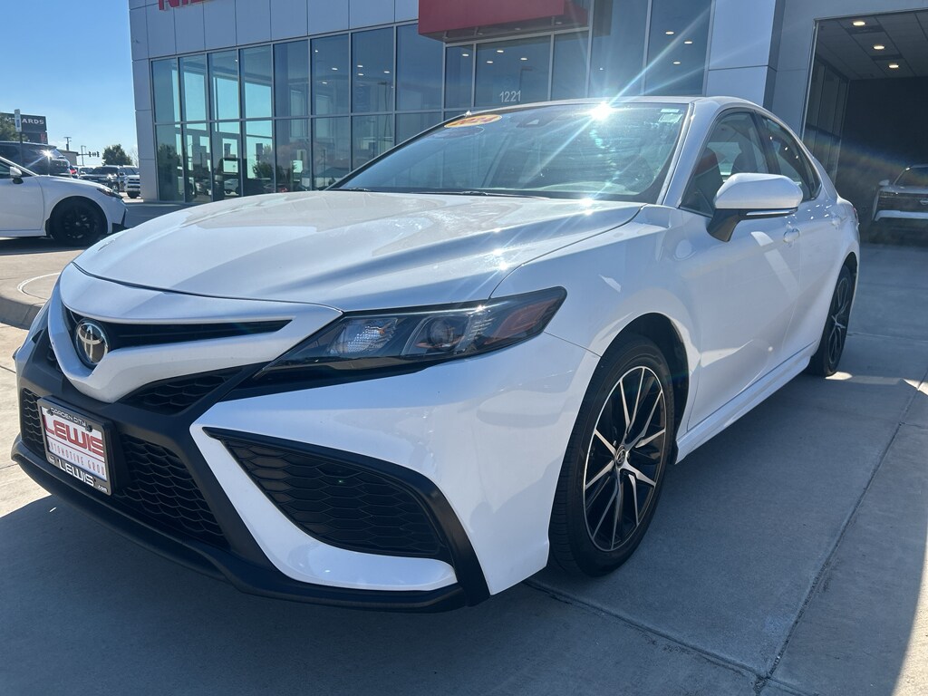 Used 2024 Toyota Camry SE Sedan