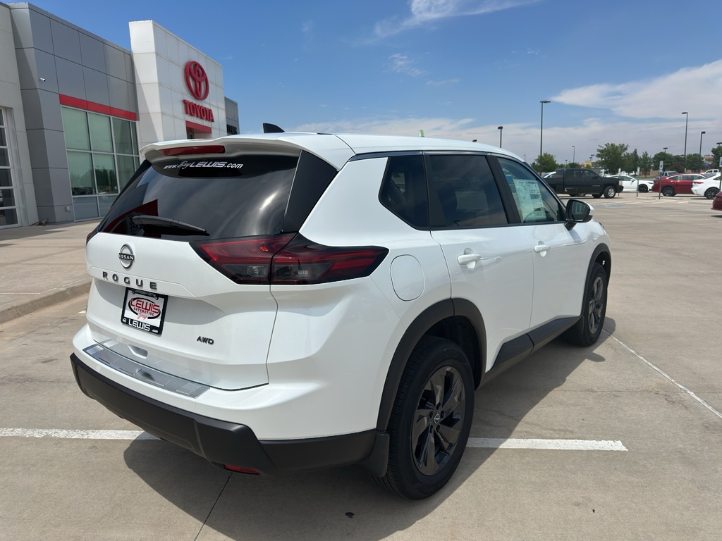 2026 Nissan Rogue SV - Photo 8