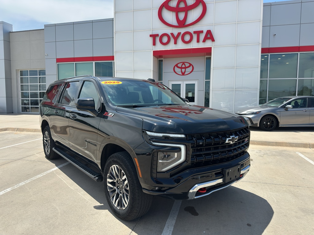 2025 Chevrolet Suburban Z71 - Photo 31