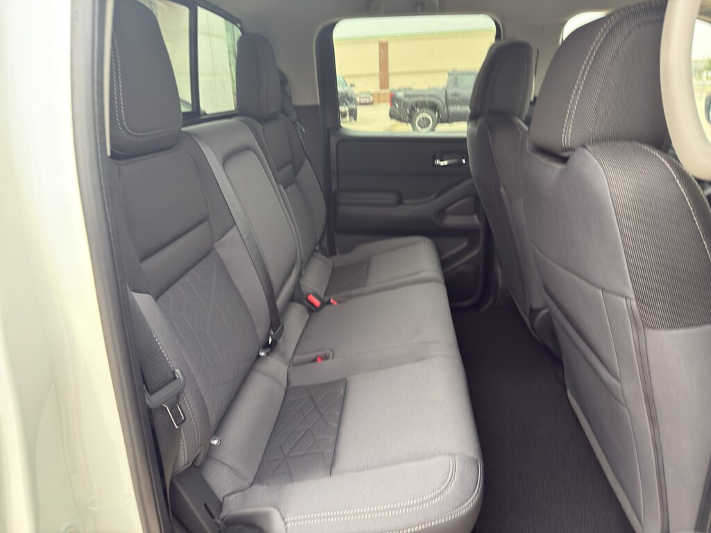 2025 Nissan Frontier SV - Photo 7