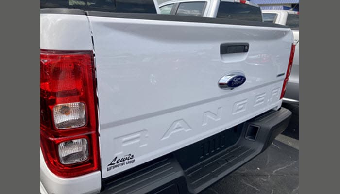 700 × 400