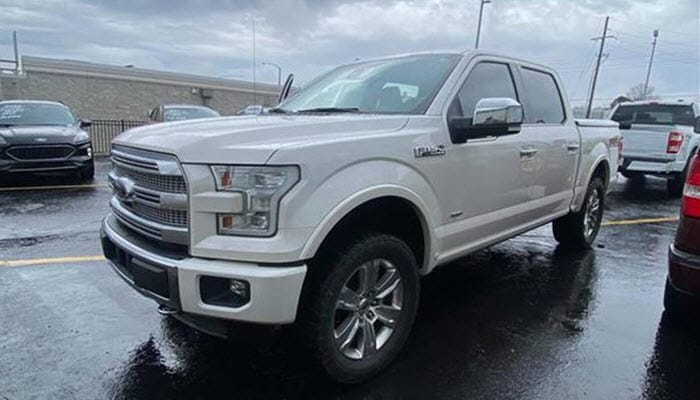 700 × 400