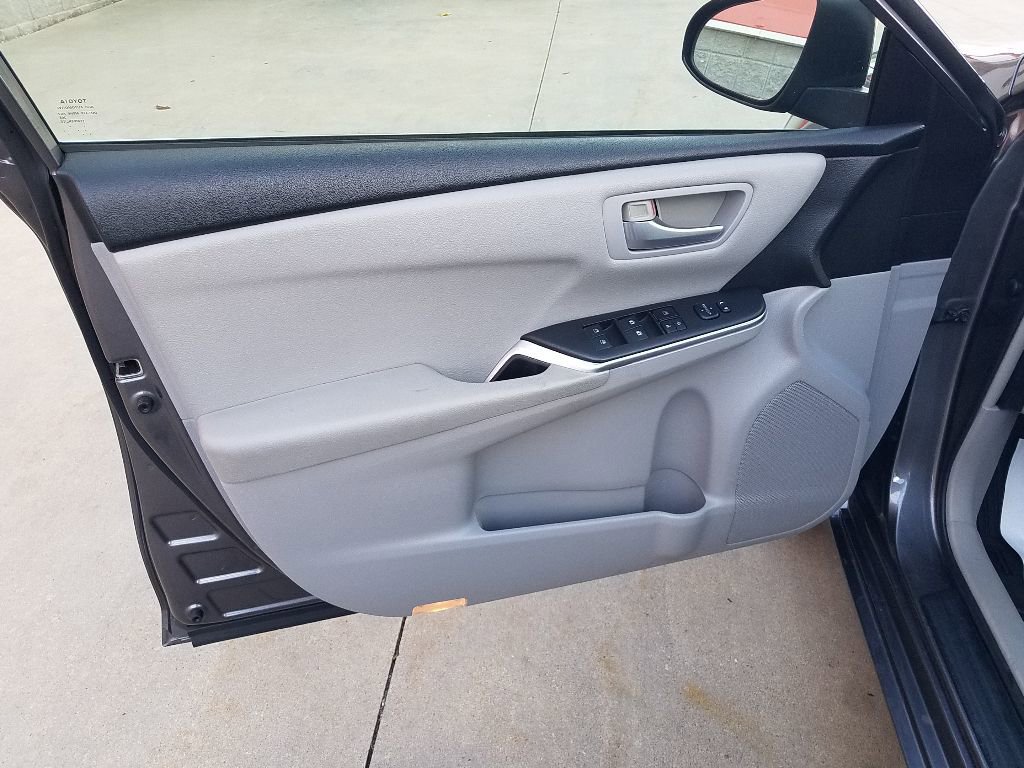 Used 2016 Toyota Camry LE with VIN 4T4BF1FKXGR541728 for sale in Kansas City