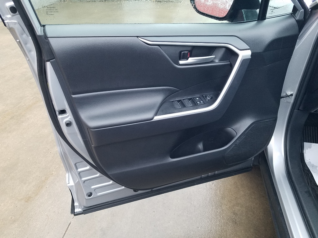 Certified 2025 Toyota RAV4 XLE with VIN 2T3P1RFV7SW516180 for sale in Kansas City