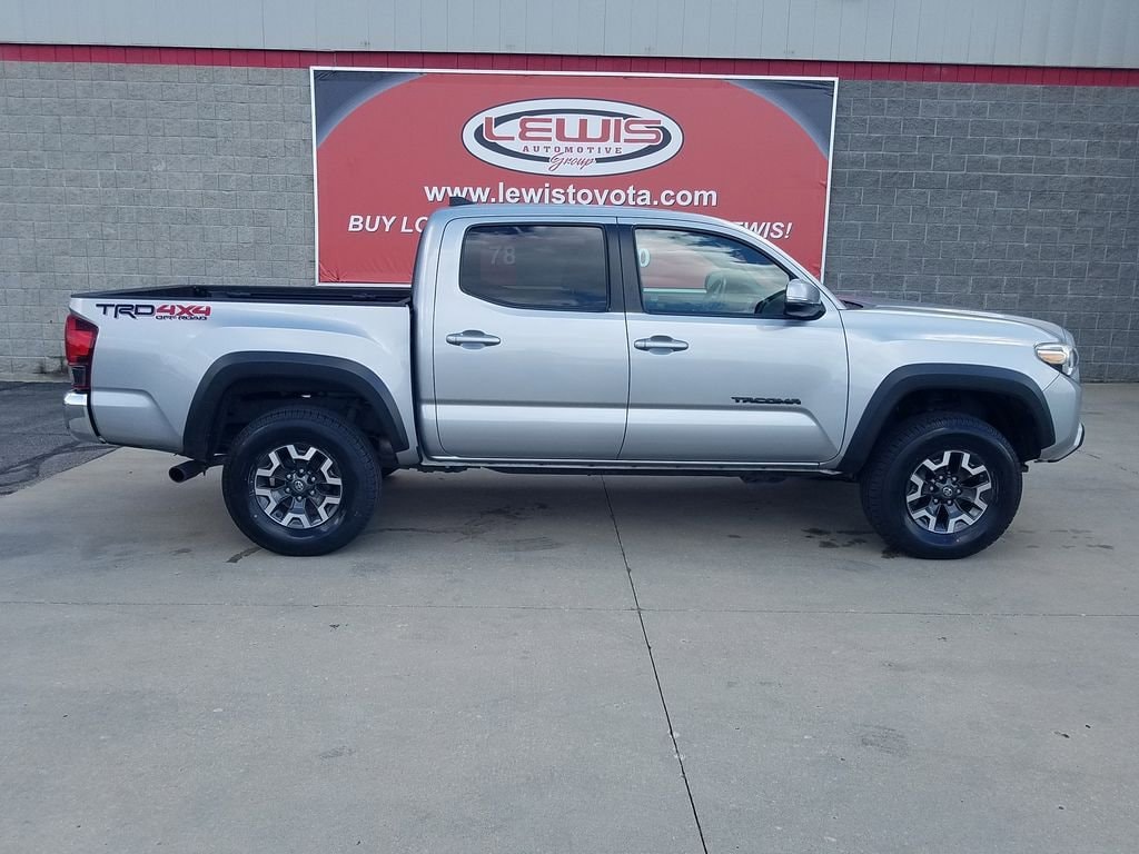 Used 2019 Toyota Tacoma TRD Off Road with VIN 3TMCZ5AN1KM233170 for sale in Kansas City