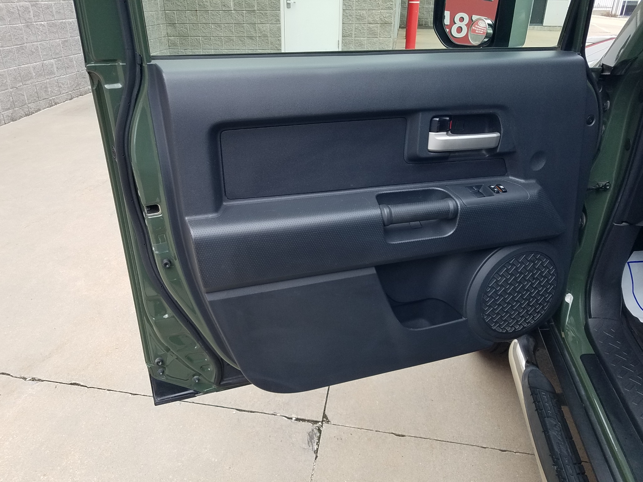 Used 2012 Toyota FJ Cruiser Base with VIN JTEBU4BF5CK137283 for sale in Kansas City