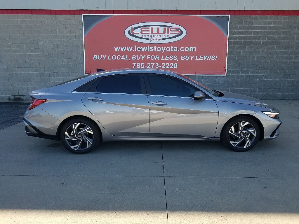 Used 2025 Hyundai Elantra SEL with VIN KMHLS4DG6SU866136 for sale in Kansas City