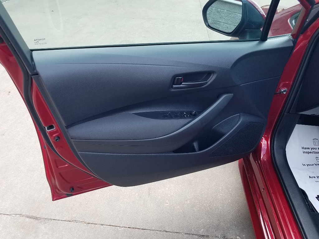 Used 2025 Toyota Corolla LE with VIN 5YFB4MDEXSP286877 for sale in Kansas City