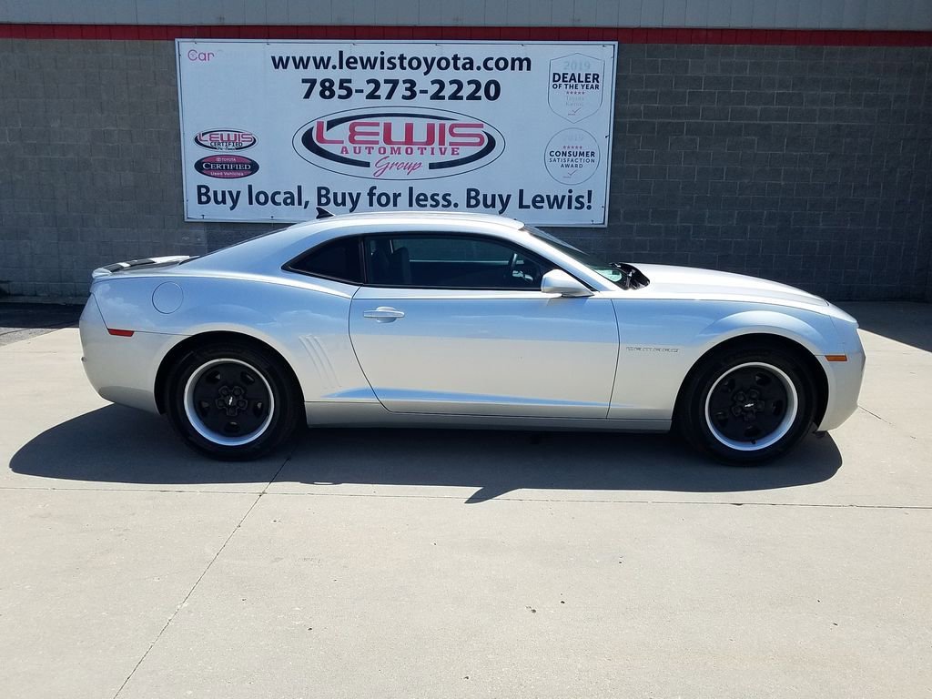 Used 2013 Chevrolet Camaro 1LS with VIN 2G1FE1E37D9151037 for sale in Kansas City