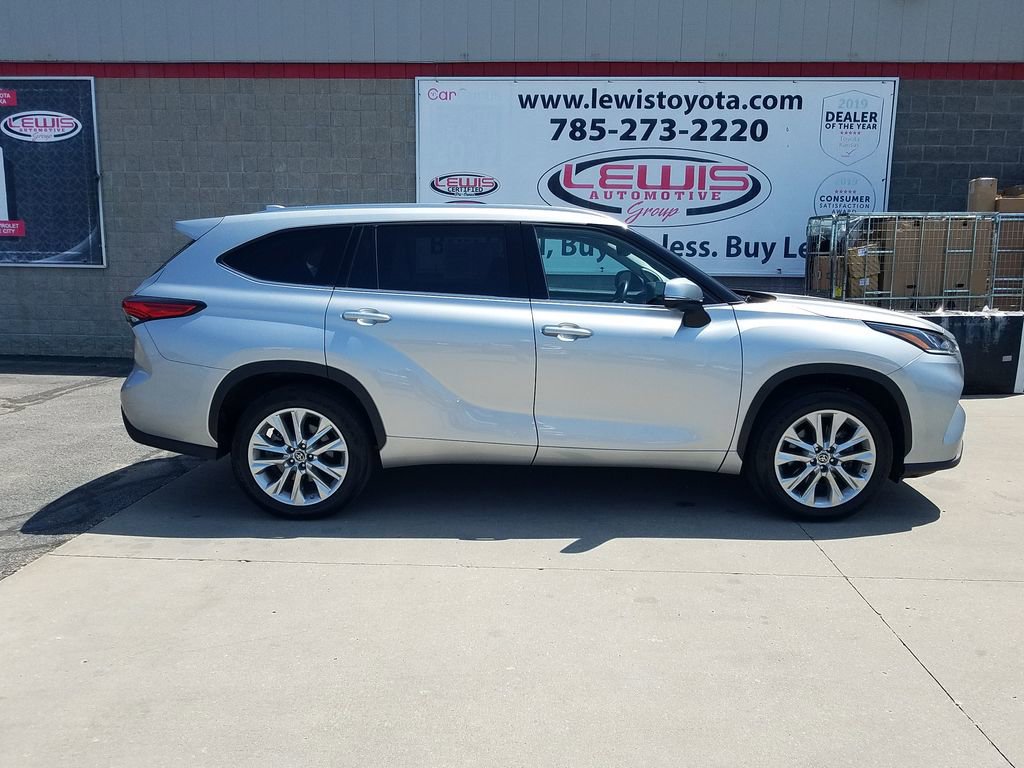 Used 2023 Toyota Highlander Limited with VIN 5TDKDRBH8PS032657 for sale in Hays, KS