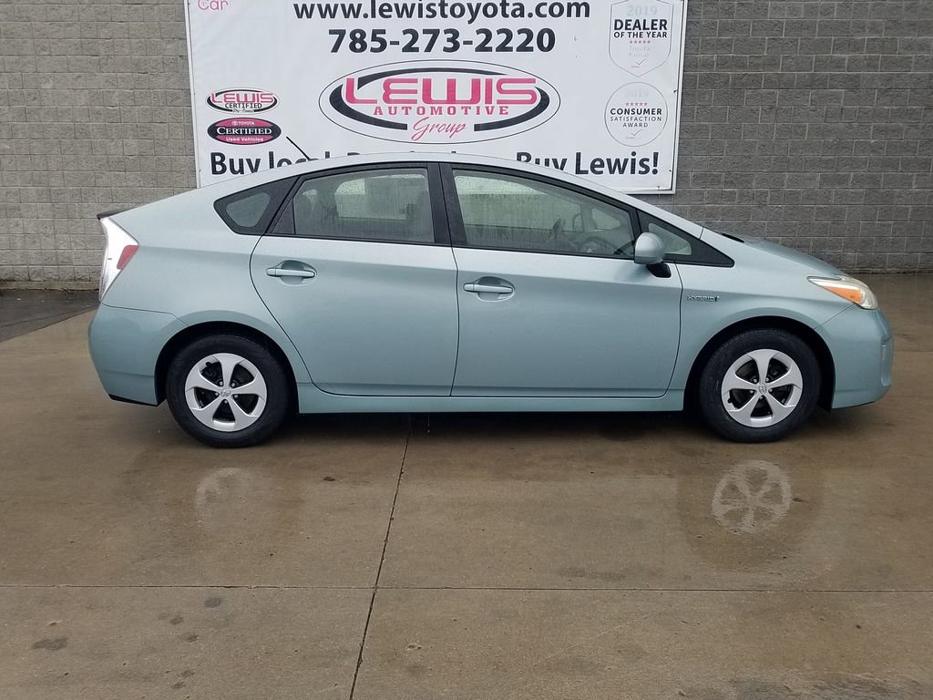 Used 2013 Toyota Prius Two with VIN JTDKN3DU4D5594545 for sale in Kansas City