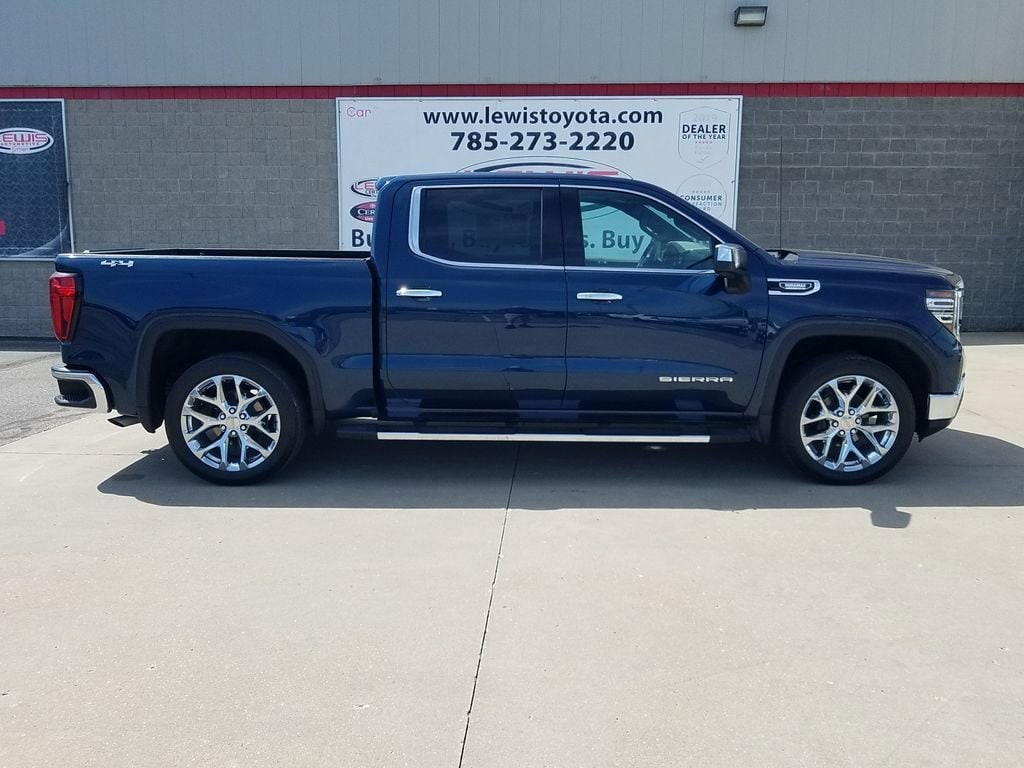 Used 2023 GMC Sierra 1500 SLT with VIN 3GTUUDE81PG132850 for sale in Kansas City
