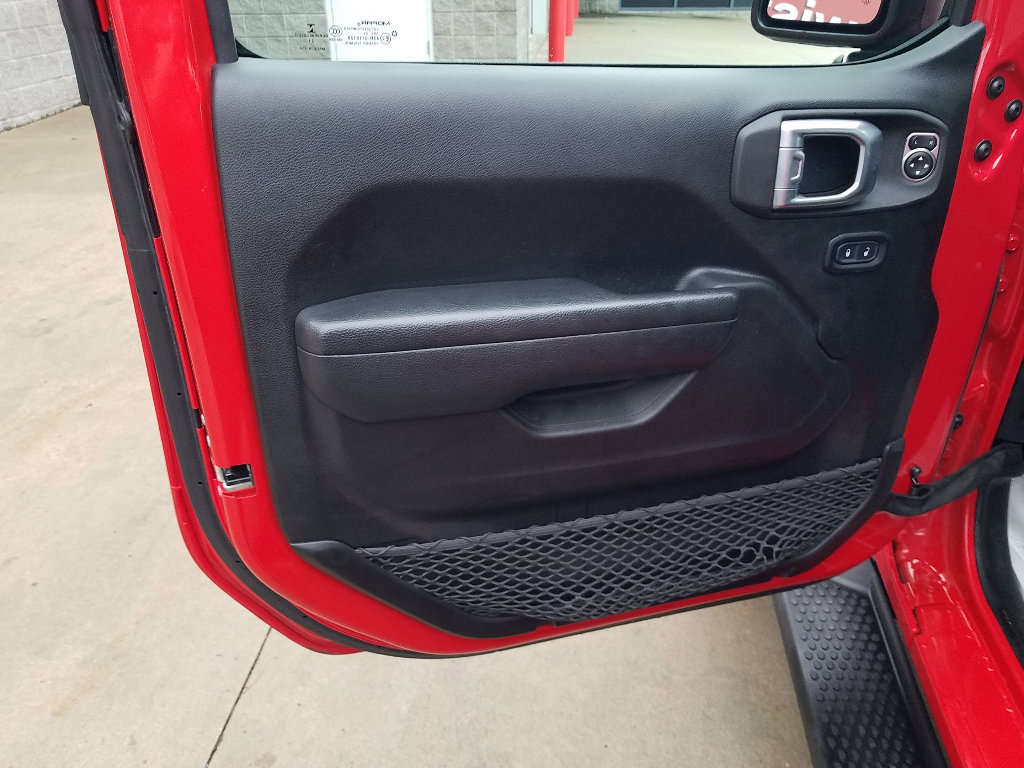 Used 2022 Jeep Wrangler Unlimited Willys with VIN 1C4HJXDN8NW111186 for sale in Kansas City