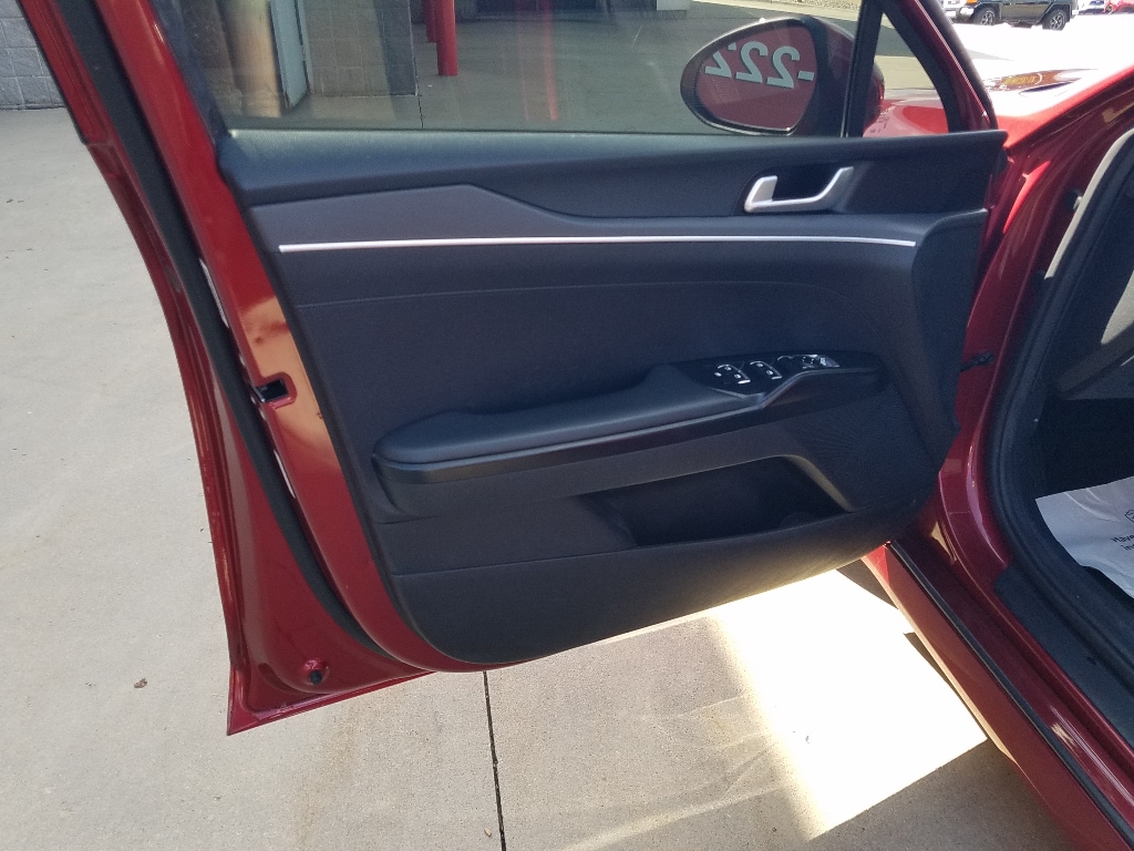Used 2022 Kia K5 LX with VIN 5XXG24J21NG086926 for sale in Kansas City