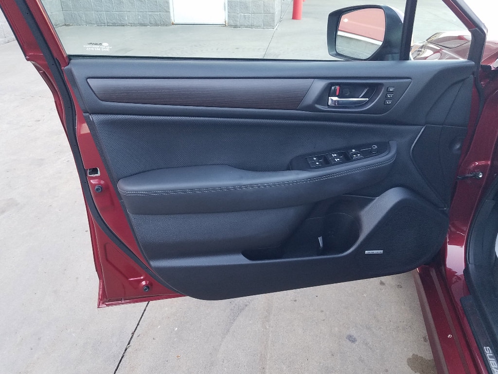 Used 2017 Subaru Legacy 2.5i Limited with EyeSight+Navi+HBA+Reverse Auto Braking+HID Headlights+Starlink Sedan