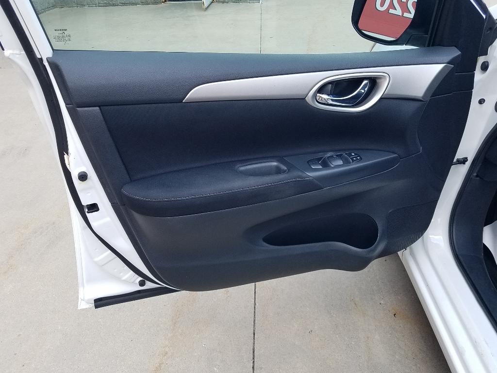 Used 2015 Nissan Sentra SV with VIN 3N1AB7AP6FY270094 for sale in Kansas City