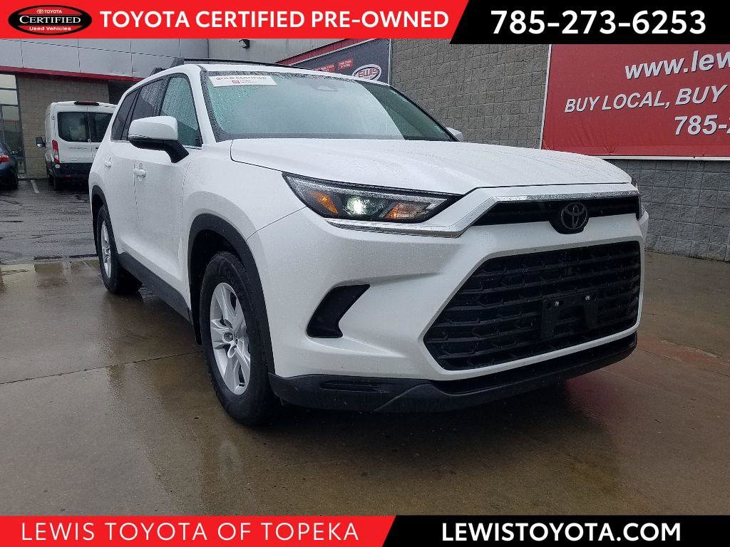 2025 Toyota Grand Highlander LE's photo