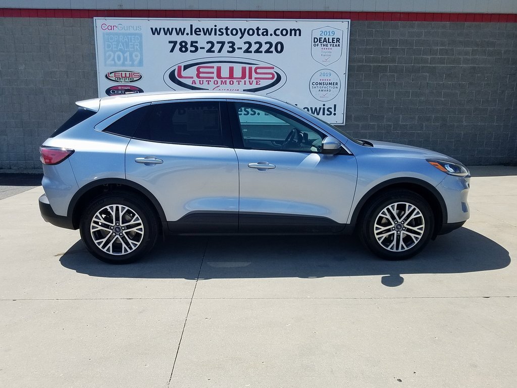 Used 2022 Ford Escape SEL with VIN 1FMCU9H69NUA71319 for sale in Topeka, KS