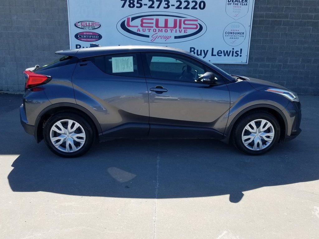Used 2022 Toyota C-HR XLE with VIN JTNKHMBX9N1131167 for sale in Kansas City