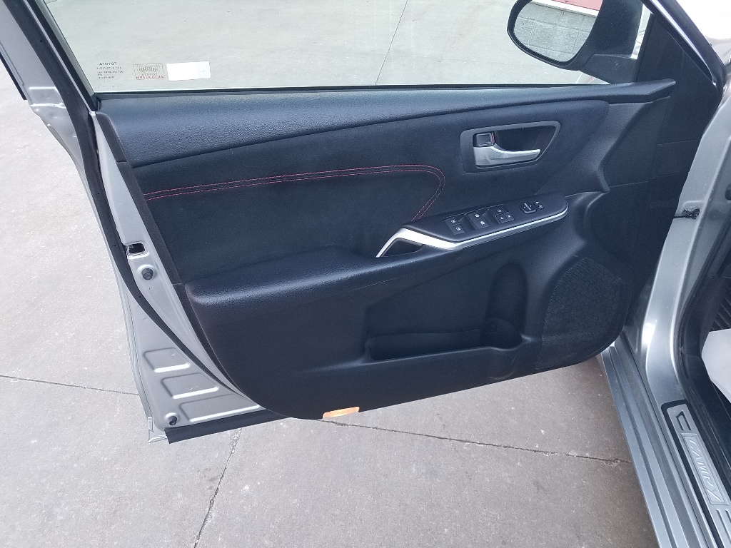 Used 2017 Toyota Camry XSE with VIN 4T1BF1FK3HU688050 for sale in Kansas City