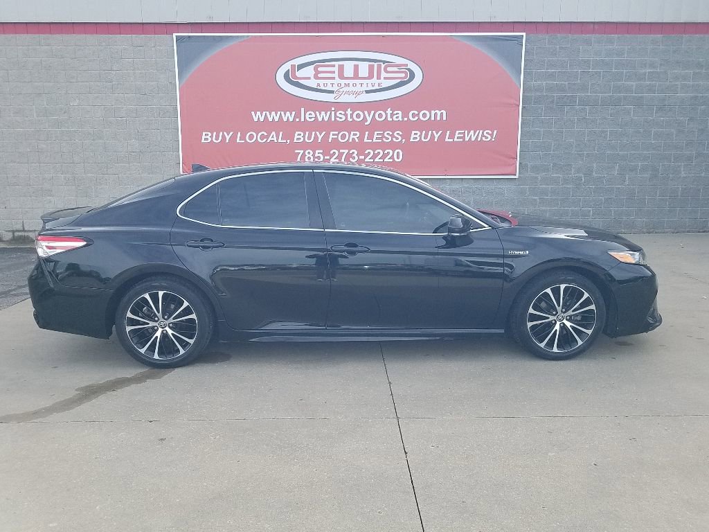 Certified 2020 Toyota Camry SE with VIN 4T1J31AK3LU534166 for sale in Kansas City