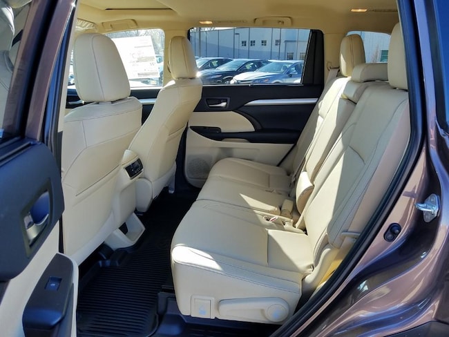 Toyota Highlander Seating >> New 2019 Toyota Highlander For Sale Dodge City Ks 5tdjzrfh4ks946758 Toyota Highlander Seating >> New 2019 Toyota Highlander For Sale Dodge City Ks 5tdjzrfh4ks946758