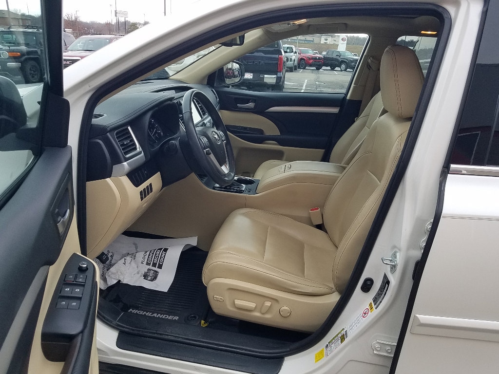 Certified 2016 Toyota Highlander XLE V6 SUV