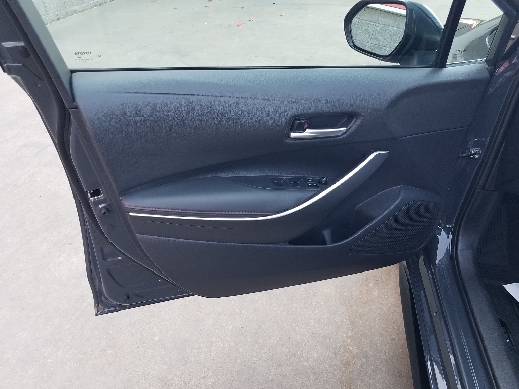 Used 2025 Toyota Corolla SE with VIN 5YFS4MCE0SP226611 for sale in Kansas City