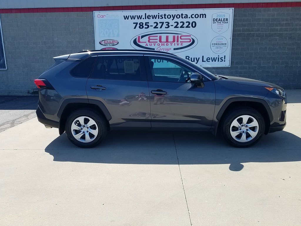 Used 2021 Toyota RAV4 LE with VIN 2T3G1RFVXMW143428 for sale in Kansas City