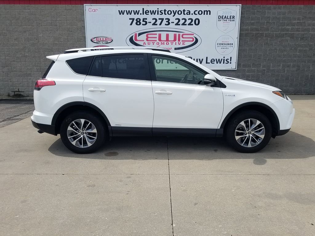 Certified 2018 Toyota RAV4 XLE with VIN JTMRJREV1JD167457 for sale in Kansas City