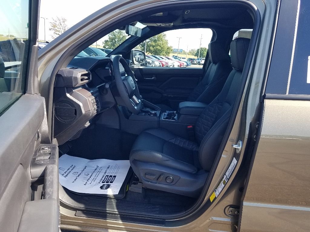 New 2025 Toyota Tacoma i-FORCE MAX TRD Off-Road 4X4 DOUBLE CAB HV