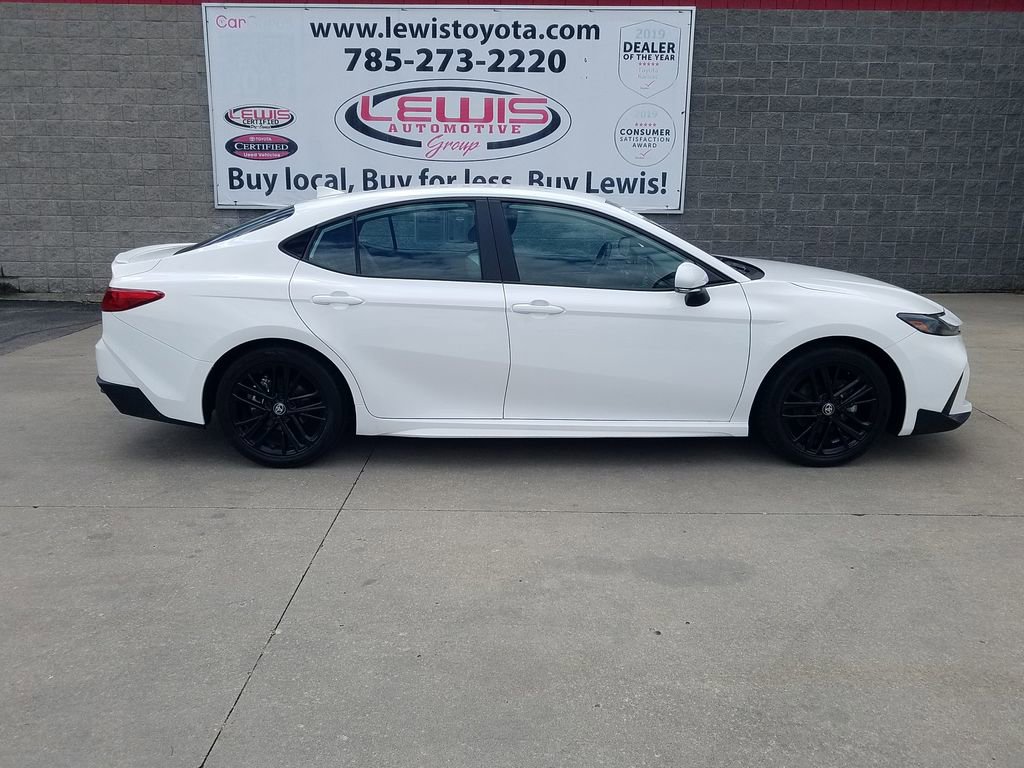 Used 2025 Toyota Camry SE with VIN 4T1DAACK7SU049642 for sale in Kansas City