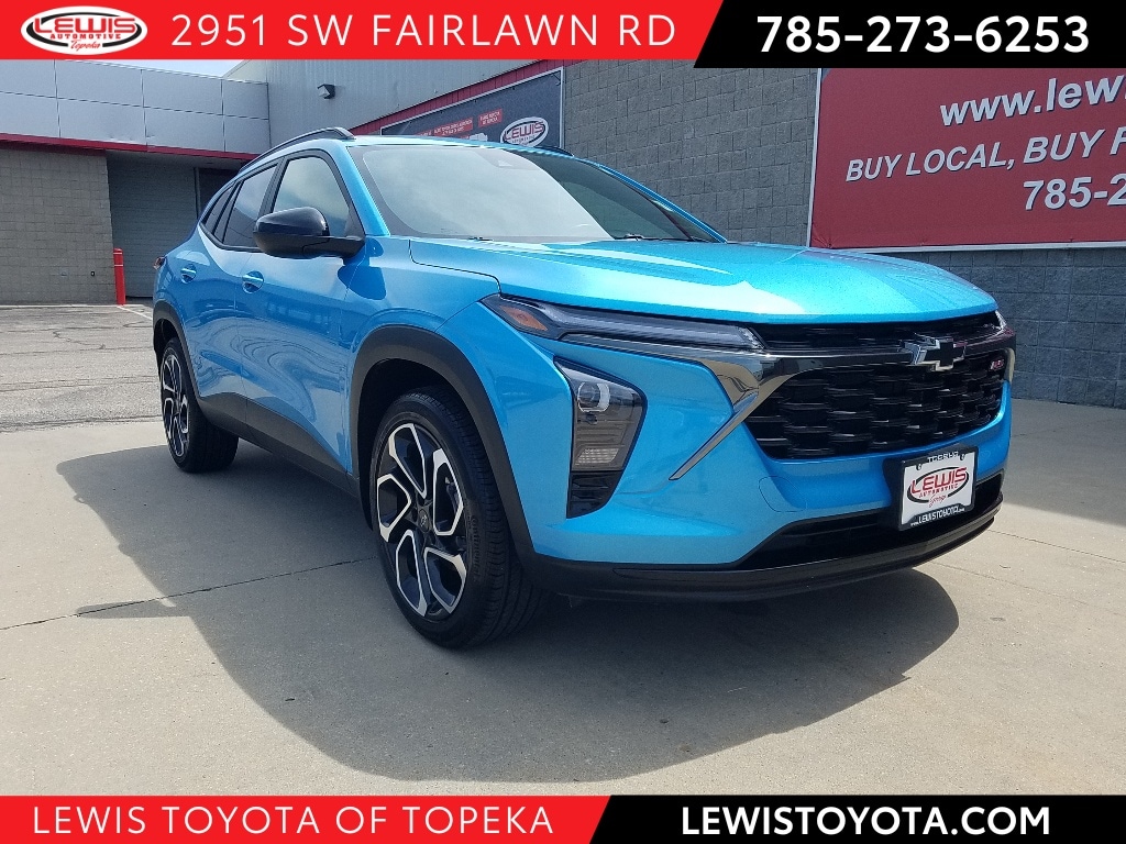 Used 2025 Chevrolet Trax RS with VIN KL77LJEP6SC142837 for sale in Kansas City