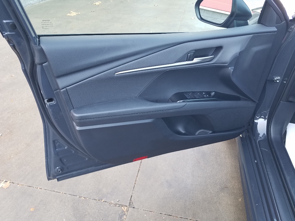 Used 2025 Toyota Camry SE with VIN 4T1DBADK7SU536061 for sale in Kansas City