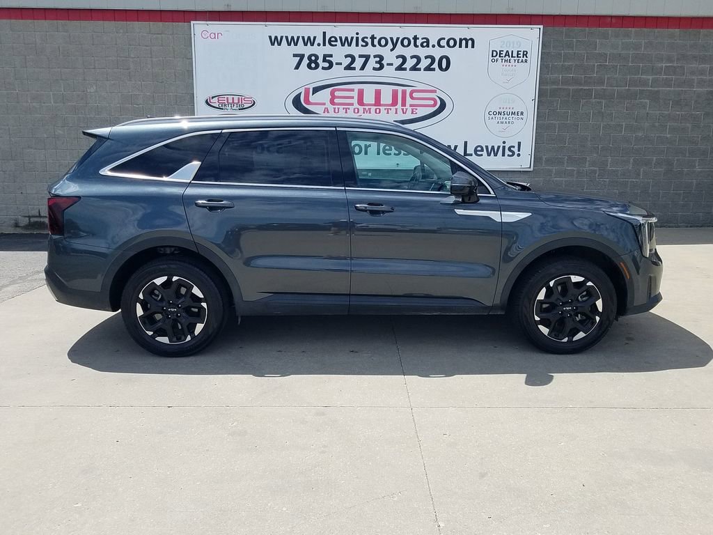 Used 2024 Kia Sorento S with VIN 5XYRLDJC7RG290579 for sale in Kansas City