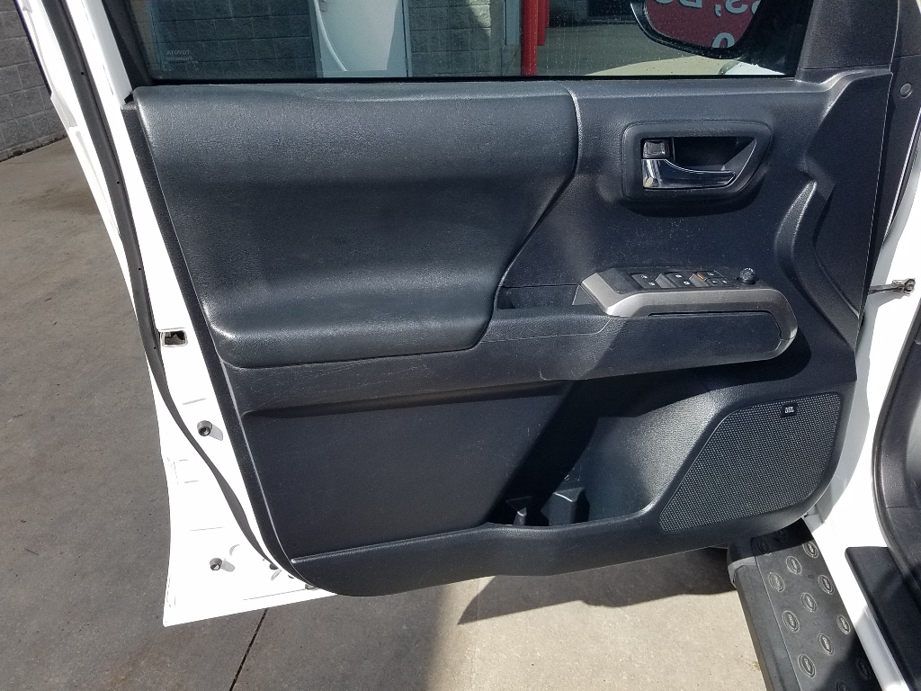 Used 2019 Toyota Tacoma Limited with VIN 3TMGZ5AN3KM244351 for sale in Kansas City