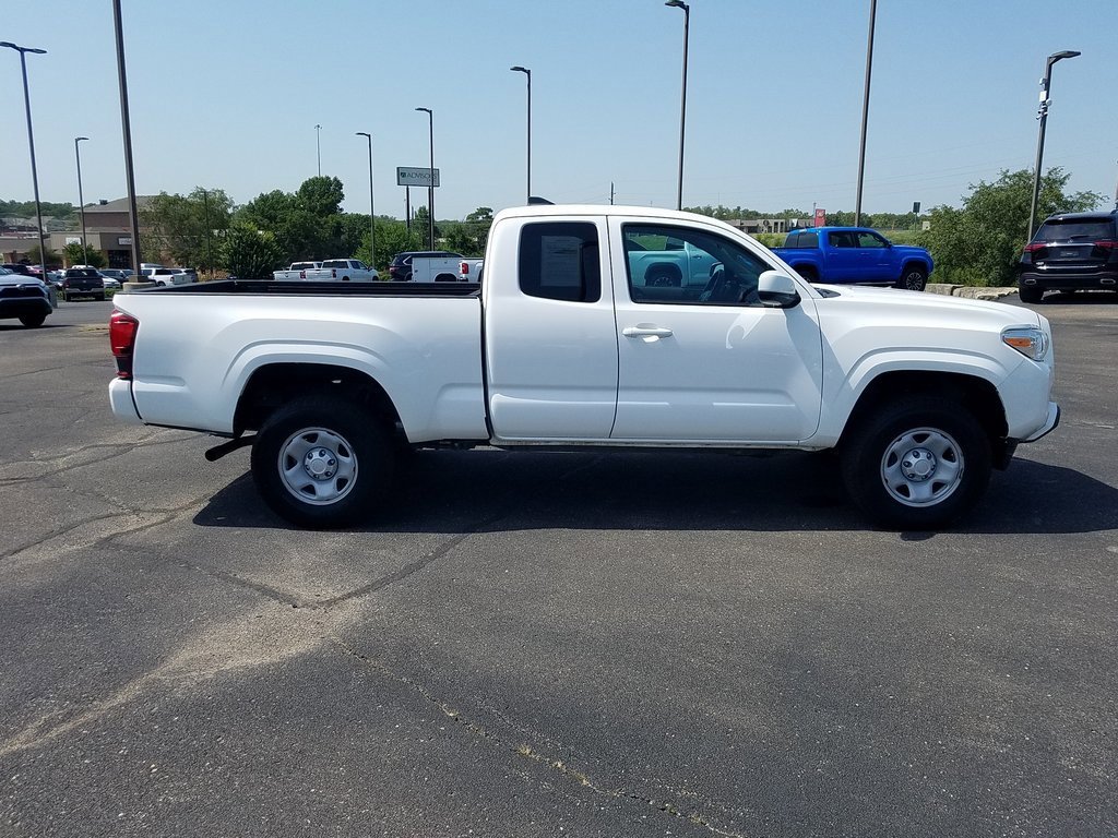 Used 2019 Toyota Tacoma SR with VIN 5TFRX5GN0KX153957 for sale in Kansas City