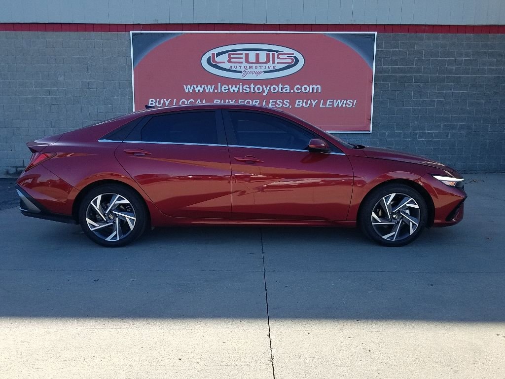 Used 2024 Hyundai Elantra SEL Sedan