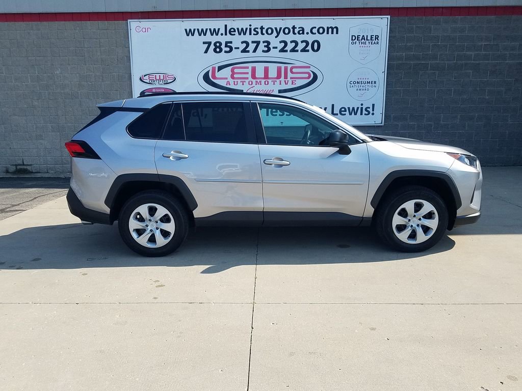 Used 2021 Toyota RAV4 LE with VIN 2T3F1RFV4MC252240 for sale in Kansas City