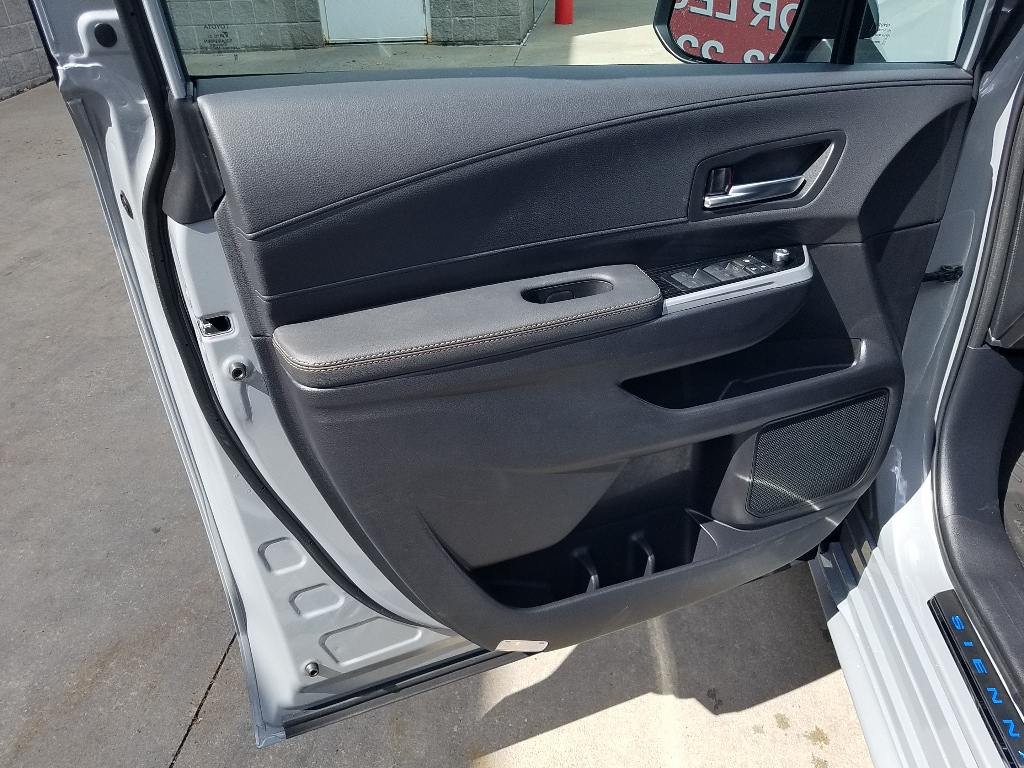 Used 2026 Toyota Sienna Woodland Edition with VIN 5TDCSKFC6TS249442 for sale in Kansas City