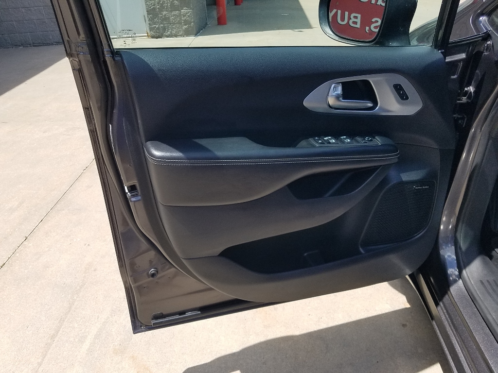 Used 2020 Chrysler Pacifica Touring L Plus with VIN 2C4RC1EG8LR102005 for sale in Kansas City
