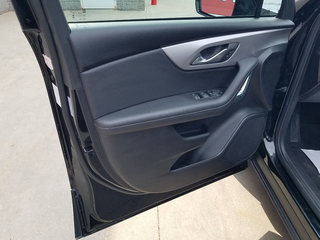 Used 2025 Chevrolet Blazer 2LT with VIN 3GNKBHR41SS231628 for sale in Kansas City