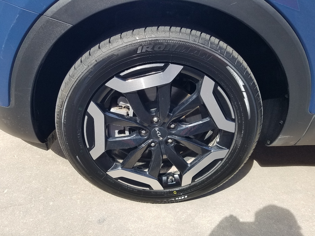2025 Kia Telluride S - Photo 26