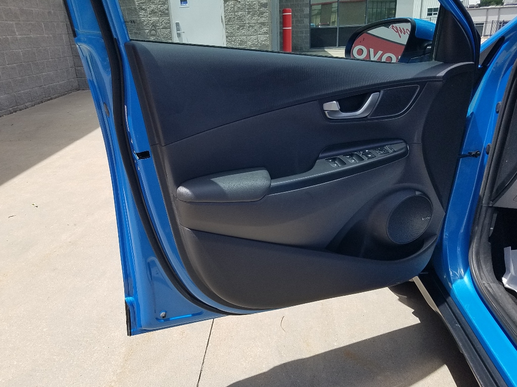 Used 2021 Hyundai Kona Ultimate with VIN KM8K53A54MU638686 for sale in Kansas City