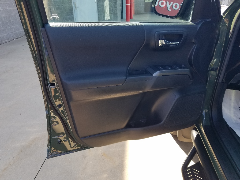 Used 2022 Toyota Tacoma TRD Sport with VIN 3TMCZ5AN7NM522428 for sale in Kansas City