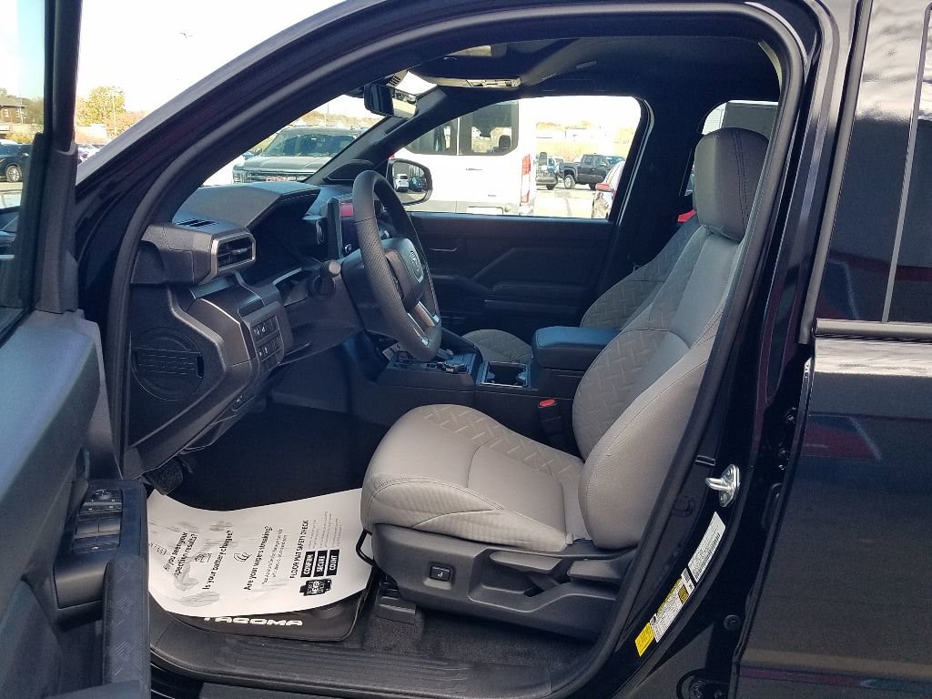 New 2025 Toyota Tacoma SR5 Truck Double Cab