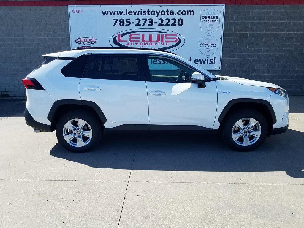 Used 2020 Toyota RAV4 XLE with VIN 4T3R6RFVXLU002903 for sale in Kansas City