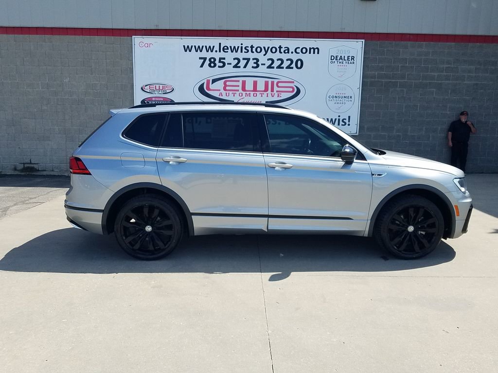 Used 2021 Volkswagen Tiguan SE R-LINE BLACK with VIN 3VV2B7AXXMM104216 for sale in Kansas City