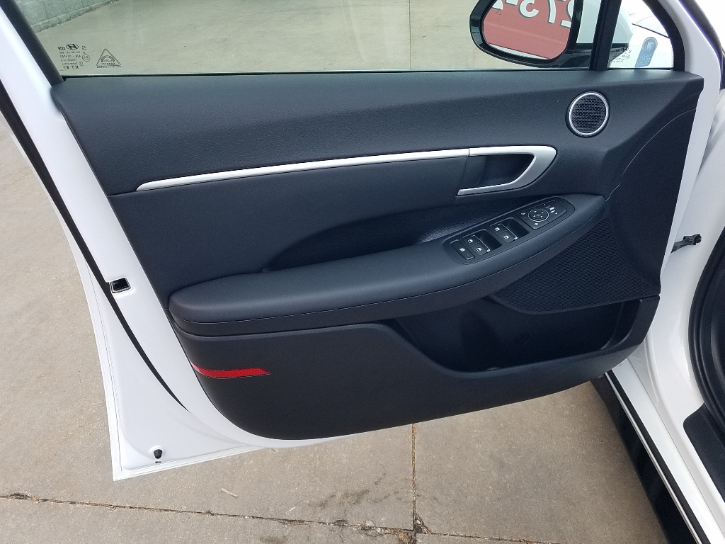 Used 2025 Hyundai Sonata SEL with VIN KMHL14JAXSA506839 for sale in Kansas City