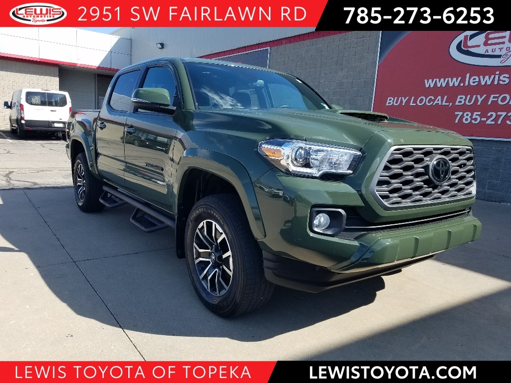 Used 2022 Toyota Tacoma TRD Sport with VIN 3TMCZ5AN7NM522428 for sale in Kansas City